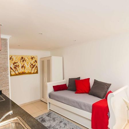 Low Cost - Historic City Center Rc Apartment Lisbon Exterior photo