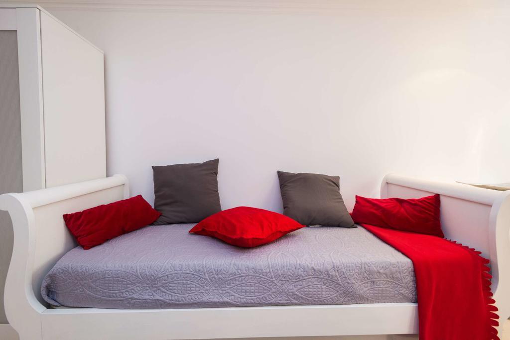 Low Cost - Historic City Center Rc Apartment Lisbon Exterior photo