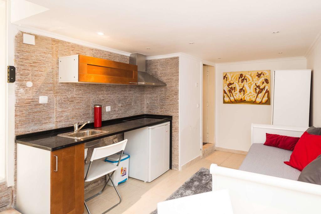Low Cost - Historic City Center Rc Apartment Lisbon Exterior photo