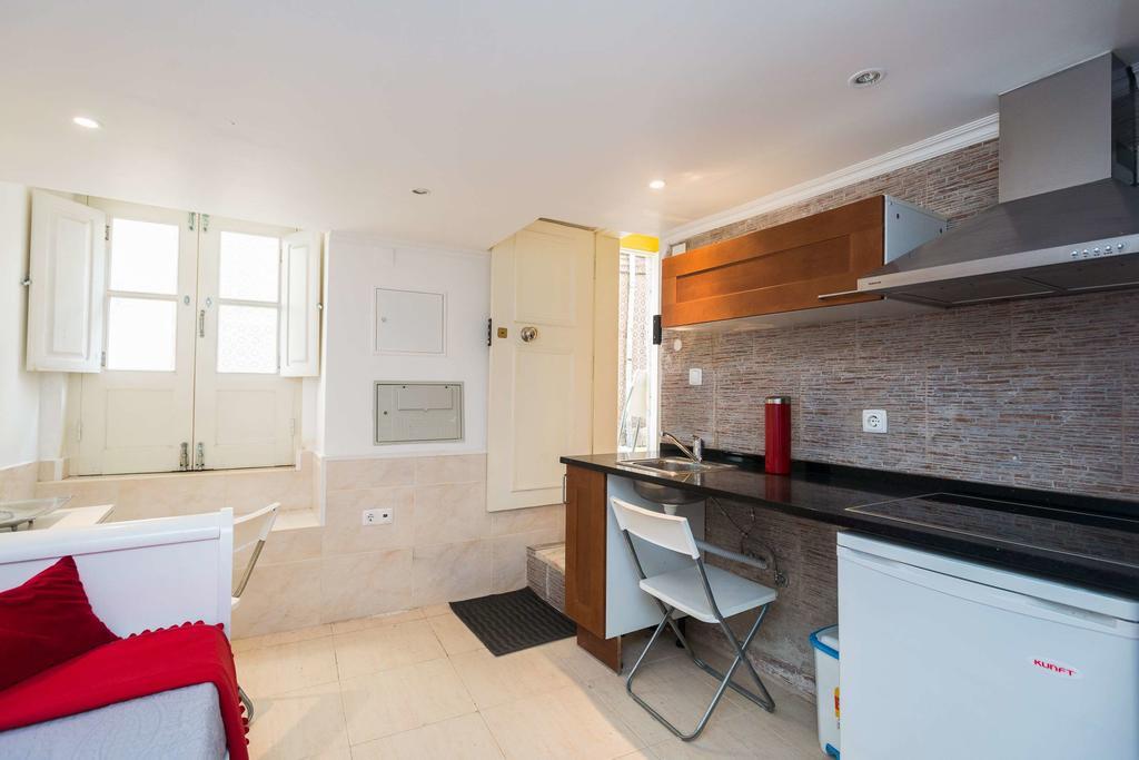 Low Cost - Historic City Center Rc Apartment Lisbon Exterior photo