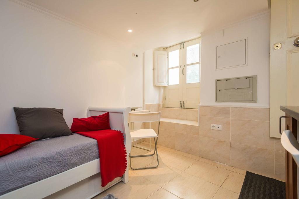 Low Cost - Historic City Center Rc Apartment Lisbon Exterior photo